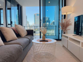 Brisbane Skyline View 2Beds River view Apt